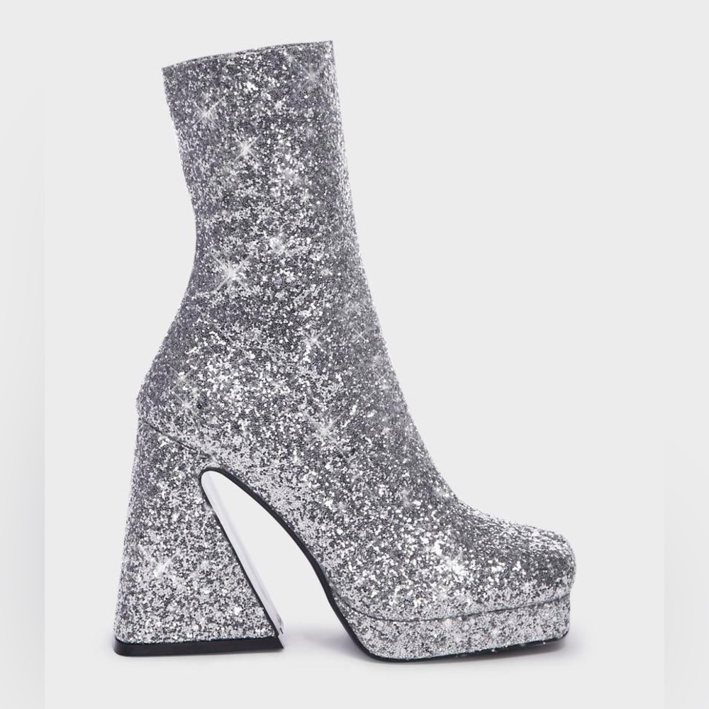 Silver Sparkling Heeled Boots! 🤩